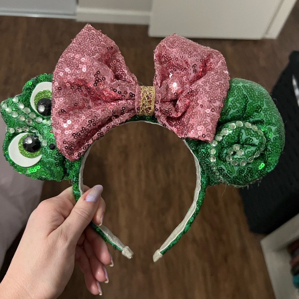 Disney Pascal, Mickey ears